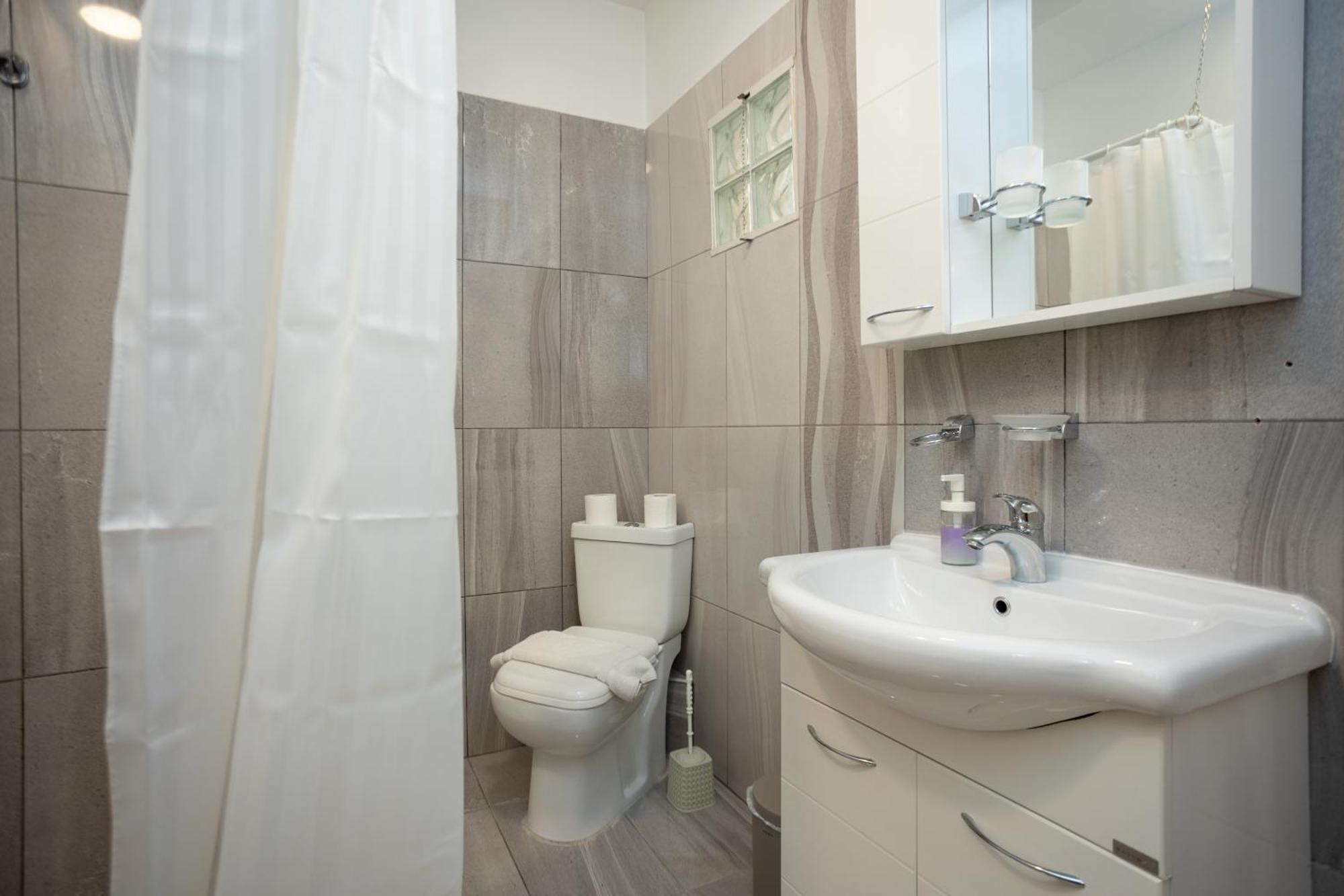 Hestia Apartment! เทสซาโลนิกิ ภายนอก รูปภาพ